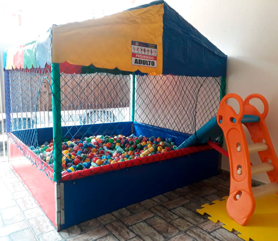 Aluguel de piscina de bolinhas grande 5